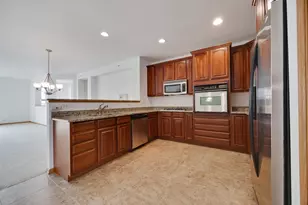 1385 Scarboro Rd, Schaumburg, IL 60193 - Photo 3