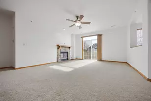 1385 Scarboro Rd, Schaumburg, IL 60193 - Photo 7