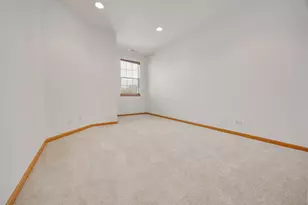 1385 Scarboro Rd, Schaumburg, IL 60193 - Photo 11