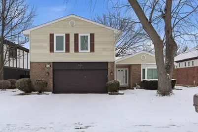 454 Stone Place, Wheeling, IL 60090 - Photo 1