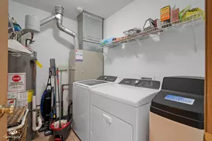 107 Eastern Illinois St, Saint Anne, IL 60964 - Photo 9