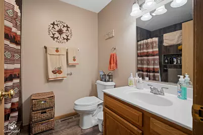 107 Eastern Illinois Street, Saint Anne, IL 60964 - Photo 11