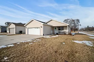 107 Eastern Illinois St, Saint Anne, IL 60964 - Photo 1