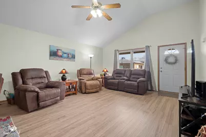 107 Eastern Illinois Street, Saint Anne, IL 60964 - Photo 3