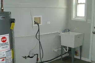 17 Oak Ln, Park Forest, IL 60466 - Photo 9