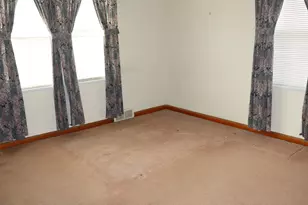 424 W Bluff St, Streator, IL 61364 - Photo 9