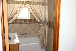 424 W Bluff St, Streator, IL 61364 - Photo 11