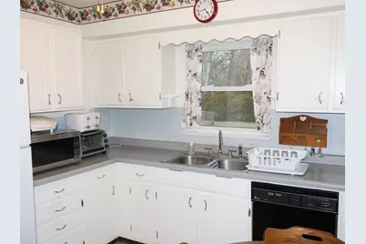 424 W Bluff Street, Streator, IL 61364 - Photo 9