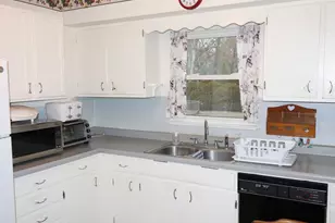 424 W Bluff St, Streator, IL 61364 - Photo 9