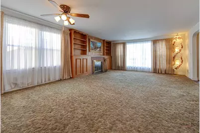 210 S Wa Pella Avenue, Mount Prospect, IL 60056 - Photo 7