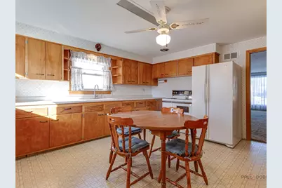 210 S Wa Pella Avenue, Mount Prospect, IL 60056 - Photo 11