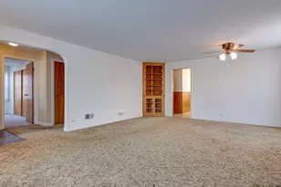 210 S Wa Pella Ave, Mount Prospect, IL 60056 - Photo 9