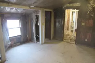 113 N Spring St, Franklin Grove, IL 61031 - Photo 9