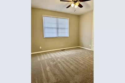 235 N Sacramento Street #C, Sycamore, IL 60178 - Photo 9