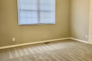 235 N Sacramento St, Sycamore, IL 60178 - Photo 9