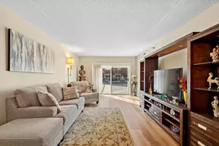 7041 W Touhy Ave, Niles, IL 60714 - Photo 5