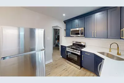 1021 W Vermont Avenue, Chicago, IL 60827 - Photo 9