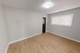 1021 W Vermont Ave, Chicago, IL 60827 - Photo 15