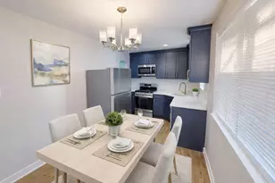 1021 W Vermont Ave, Chicago, IL 60827 - Photo 7