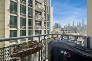 700 N Larrabee St, Chicago, IL 60654 - Photo 17