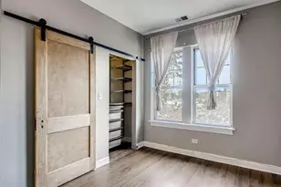 2306 W Jarvis Ave, Chicago, IL 60645 - Photo 7