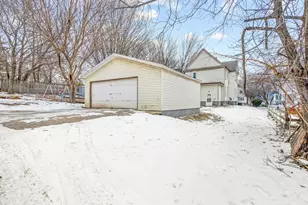 1128 Grant Ave, Rockford, IL 61103 - Photo 31