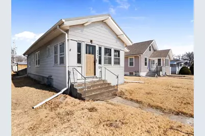 2449 21st Avenue, Rock Island, IL 61201 - Photo 3