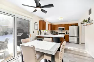 1879 Independence Ct, Gurnee, IL 60031 - Photo 9