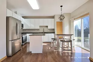 799 S Waterbury Dr, Round Lake, IL 60073 - Photo 5