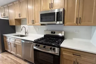 2411 N Kennicott Dr, Arlington Heights, IL 60004 - Photo 3