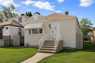 12338 S Elizabeth St, Calumet Park, IL 60827 - Photo 1