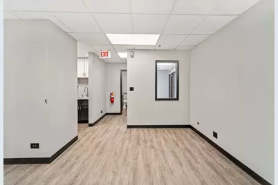 1980 S. Carboy Road, Mount Prospect, IL 60056 - Photo 9