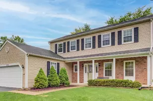 30W011 Kensington Dr, Warrenville, IL 60555 - Photo 3