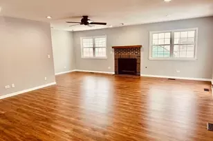 30W011 Kensington Dr, Warrenville, IL 60555 - Photo 17