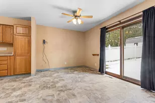 2035 Stornway Dr, Rockford, IL 61107 - Photo 5