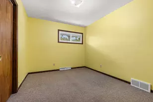 2035 Stornway Dr, Rockford, IL 61107 - Photo 17