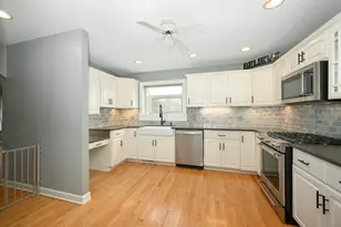 0S340 Forest St, Winfield, IL 60190 - Photo 5