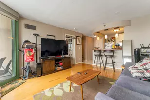 111 W Maple St, Chicago, IL 60610 - Photo 15