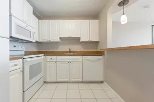 111 W Maple St, Chicago, IL 60610 - Photo 5