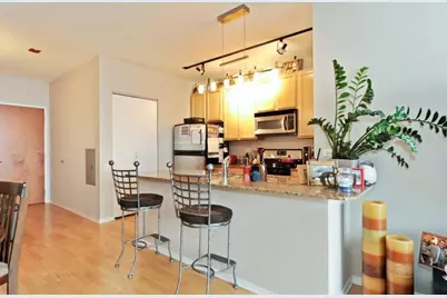 210 S Des Plaines Street #2104, Chicago, IL 60661 - Photo 5