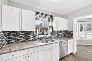 1045 S Columbine Ave, Lombard, IL 60148 - Photo 5