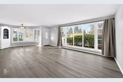 1045 S Columbine Avenue, Lombard, IL 60148 - Photo 3