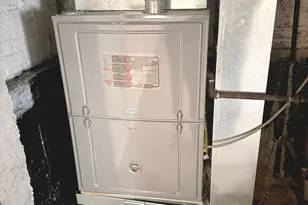 8352 S Phillips Ave, Chicago, IL 60617 - Photo 23