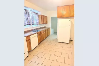 8352 S Phillips Avenue, Chicago, IL 60617 - Photo 5