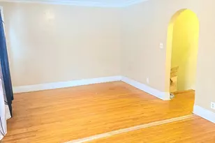 8352 S Phillips Ave, Chicago, IL 60617 - Photo 9