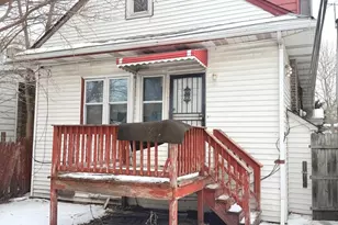 8352 S Phillips Ave, Chicago, IL 60617 - Photo 3