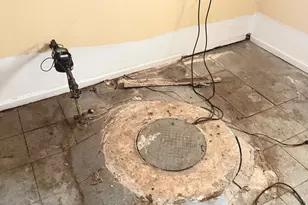 8352 S Phillips Ave, Chicago, IL 60617 - Photo 21