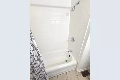 8352 S Phillips Avenue, Chicago, IL 60617 - Photo 17