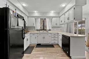 914 Donnie Ct, Joliet, IL 60435 - Photo 5