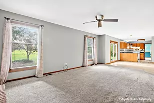 2215 Crystal Cir, Crystal Lake, IL 60012 - Photo 13